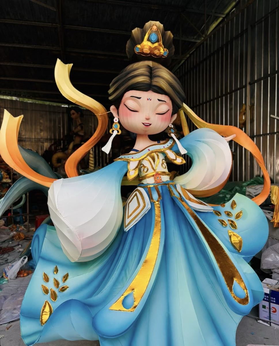 Lantern figure hand-painting blue dress finished