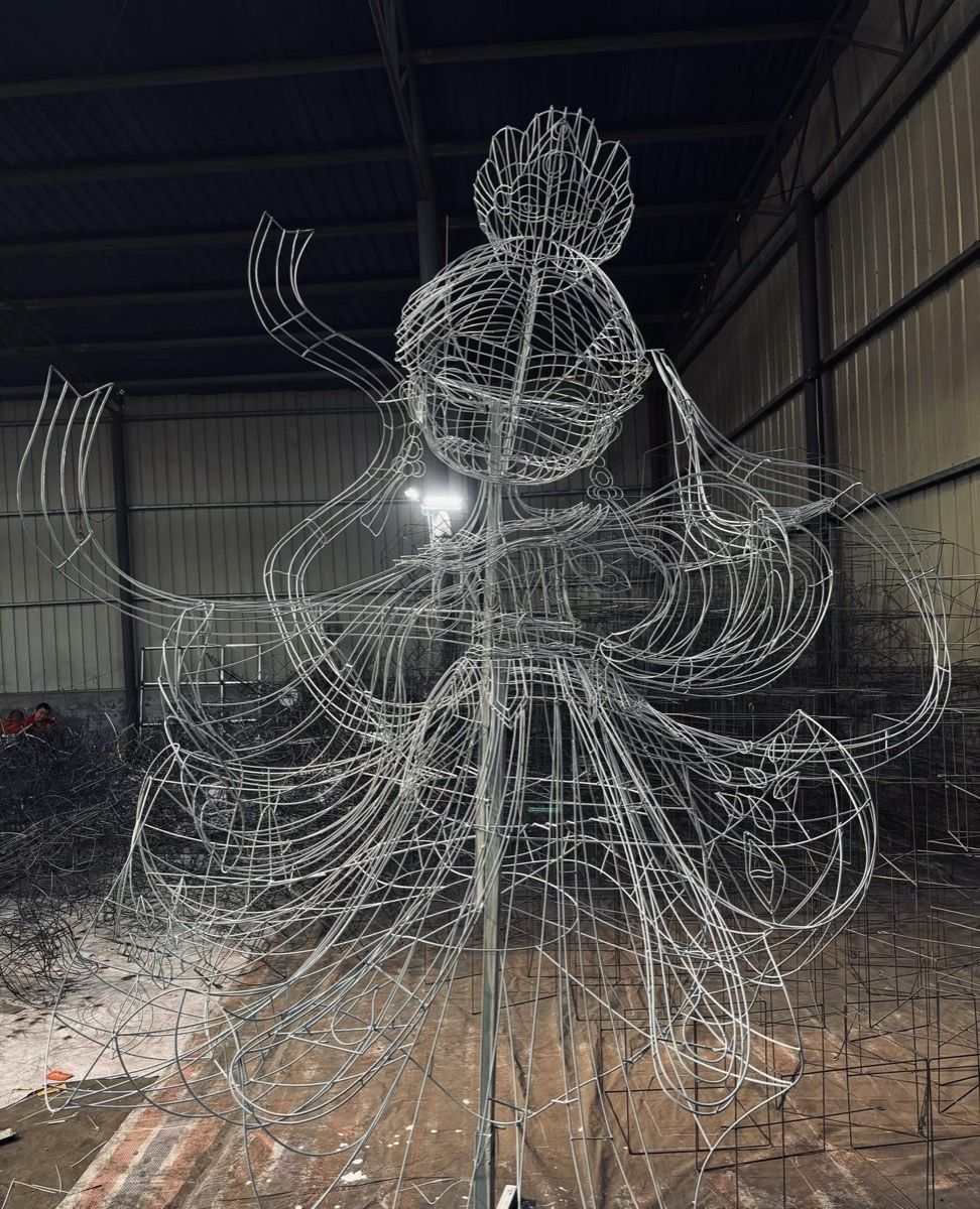 Lantern figure steel wire frame shaping