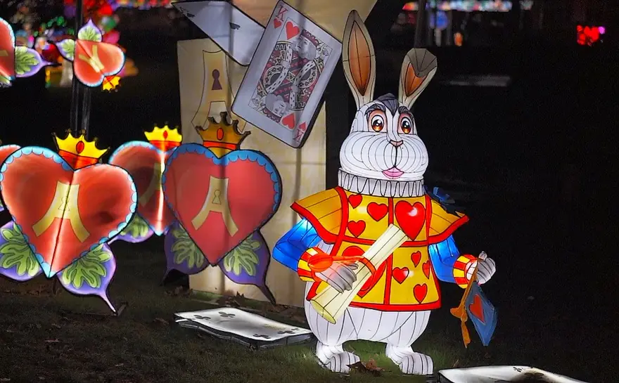 Giant White Rabbit lantern by Spark Lantern, Zigong